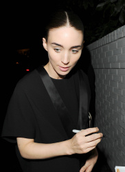 Rooney Mara - Leaving The Chateau Marmont in West Hollywood - February 18, 2015 (9xHQ) 1dAS4gRx