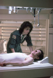 Ian Holm, Sigourney Weaver - постеры и промо стиль к фильму "Alien (Чужой)", 1979 (70хHQ) 1xIhHrAp