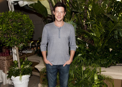 Cory Monteith - "Glee" press conference portraits by Armando Gallo (Beverly Hills, October 5, 2011) - 13xHQ 2nRoO1Pq