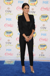 Selena Gomez - At the FOX's 2014 Teen Choice Awards, August 10, 2014 - 393xHQ 3SEK7K3r