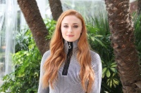 Софи Тернер (Sophie Turner) 'Game of Thrones Season 6' Press Conference at the Four Seasons Hotel in Beverly Hills (April 11, 2016) - 16xНQ 3SOYEIAt