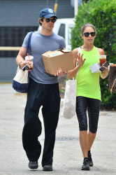 Ian Somerhalder & Nikki Reed - at the farmer's market in Sherman Oaks (July 20, 2014) - 152xHQ 3vD0p0aQ