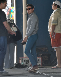 Zac Efron & Robert De Niro - On the set of Dirty Grandpa in Tybee Island,Giorgia 2015.04.27 - 53xHQ 406aCE0D