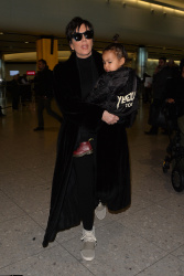 Kris Jenner - at Heathrow airport in London - March 2, 2015 (14xHQ) 4DMyobCG
