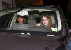 Andrew Garfield & Emma Stone - Leaving an Arcade Fire concert in Los Angeles - May 27, 2015 - 108xHQ 4iQAtPKl