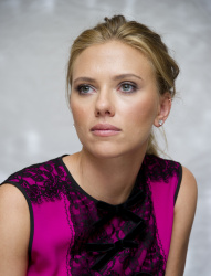 Scarlett Johansson - Don Jon press conference portraits by Magnus Sundholm (Toronto, September 10, 2013) - 21xHQ 4q7pM5fY