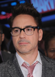 Robert Downey Jr. - Rings The NYSE Opening Bell In Celebration Of "Iron Man 3" 2013 - 24xHQ 5cFeOki3