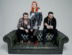 Paramore (Hayley Williams,  Jeremy Davis, Taylor York) - Chris McAndrew Photoshoot for The Guardian (February, 2013) - 35xHQ 6Qxc9PBP