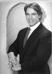 Arnold Schwarzenegger - Harry Langdon Portraits (Los Angeles, June 13, 1985) - 14xHQ 803VYZ8V