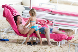 Mark Wahlberg - and his family seen enjoying a holiday in Barbados (December 26, 2014) - 165xHQ APmRwqKG