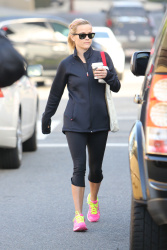 Reese Witherspoon - Out and about in Brentwood - February 5, 2015 (33xHQ) BITRiLOE