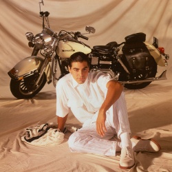 George Clooney - George Clooney - Harry Langdon Portraits (Los Angeles, March 2, 1992) - 5xHQ BUhI1qQi