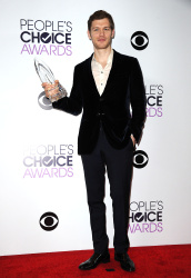 Joseph Morgan, Persia White - 40th People's Choice Awards held at Nokia Theatre L.A. Live in Los Angeles (January 8, 2014) - 114xHQ BxwRviYX