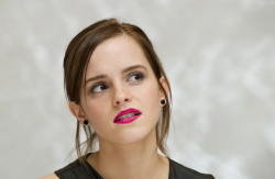 Emma Watson - The Perks of Being a Wallflower press conference portraits by Magnus Sundholm (Toronto, September 7, 2012) - 22xHQ BzMBPQIM