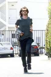 Andrew Garfield - Outside a gym in Los Angeles - May 27, 2015 - 18xHQ CJRNGGco
