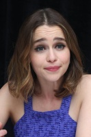 Эмилия Кларк (Emilia Clarke) 'Me Before You' Press Conference at the Ritz Carlton Hotel in New York City (May 21, 2016) - 57xНQ CYtfMKoz