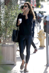 Alessandra Ambrosio - Out and about in Brentwood (2015.01.22) - 20xHQ DOcuPv9V