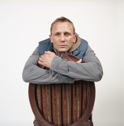 Daniel Craig - Unkown Photoshoot - 5xHQ DPkJoV99