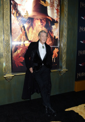 Ian McKellen - 'The Hobbit An Unexpected Journey' New York Premiere benefiting AFI at Ziegfeld Theater in New York - December 6, 2012 - 28xHQ DSdEU4eu