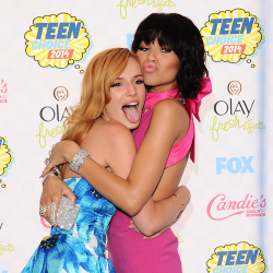 Bella Thorne -FOX's 2014 Teen Choice Awards at The Shrine Auditorium on August 10, 2014 in Los Angeles, California - 287xHQ DYh8fnSn