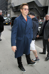 Robert Downey Jr. - at the Late Show with David Letterman in New York (2015.04.23) - 19xHQ DbPA0RfO