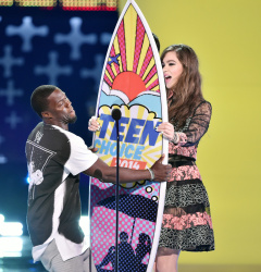 Hailee Steinfeld - FOX's 2014 Teen Choice Awards at The Shrine Auditorium in Los Angeles, California - August 10, 2014 - 33xHQ DrnTeoui