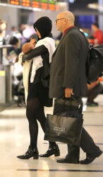Rosamund Pike - carries her newborn son in Los Angeles - February 6, 2015 (31xHQ) E0sjmUqJ