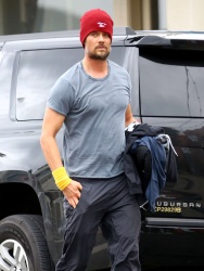 Josh Duhamel - looked determined on Monday morning as he head into a CircuitWorks class in Santa Monica - March 2, 2015 - 17xHQ Ej5fdTIg