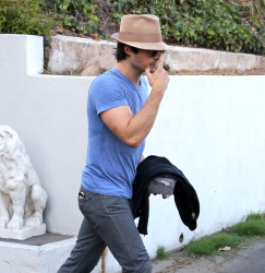 Ian Somerhalder - Leaving Nikki Reed's house in Los Angeles (July 25, 2014) - 25xHQ FXp4YyVw