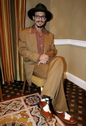 Johnny Depp - "Libertine" press conference portraits by Armando Gallo (Hollywood, November 11, 2005) - 5xHQ G4VPgwpi