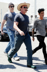 Arnold Schwarzenegger - seen out in Los Angeles - April 18, 2015 - 72xHQ HgnMIx4J