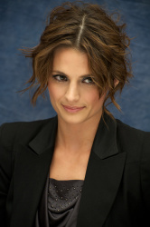 Stana Katic - Castle press conference portraits by Vera Anderson (Los Angeles, April 9, 2010) - 10xHQ IHP3JJUo