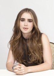 Lily Collins - "Priest" press conference portraits by Armando Gallo (Beverly Hills, May 1, 2011) - 28xHQ INZyppup