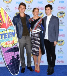 Shailene Woodley - 2014 Teen Choice Awards, Los Angeles August 10, 2014 - 363xHQ IXRmcoyv