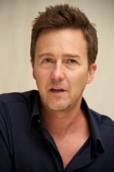 Edward Norton - The Bourne Legacy press conference portraits by Vera Anderson (Beverly Hills, July 20, 2012) - 10xHQ Ifnio3pU