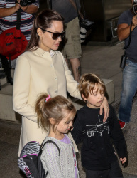 Angelina Jolie - LAX Airport - February 11, 2015 (185xHQ) IxRTW5hh