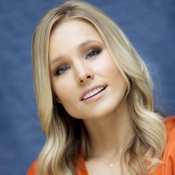 Kristen Bell - "You Again" press conference portraits by Armando Gallo (Beverly Hills, August 28, 2010) - 12xHQ IzoZ3141