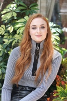 Софи Тернер (Sophie Turner) 'Game of Thrones Season 6' Press Conference at the Four Seasons Hotel in Beverly Hills (April 11, 2016) - 16xНQ KERWu0ZG