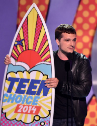 Josh Hutcherson - FOX's 2014 Teen Choice Awards in Los Angeles (2014.08.10) - 33xHQ KhfdybMt