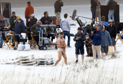 Zac Efron & Robert De Niro - On the set of Dirty Grandpa in Tybee Island,Giorgia 2015.04.28 - 103xHQ LSlXE0Zs