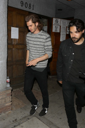Andrew Garfield & Emma Stone - Leaving an Arcade Fire concert in Los Angeles - May 27, 2015 - 108xHQ M1mhLMhb