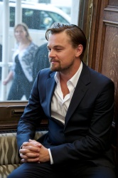 Leonardo DiCaprio - Leonardo DiCaprio - The Great Gatsby press conference portraits by Vera Anderson (New York, April 26, 2013) - 11xHQ MKVtNL2Z