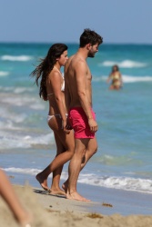Jamie Dornan - At the beach with his girlfriend, Amelia Warner in Miami - January 17, 2013 - 25xHQ MfknDvMv