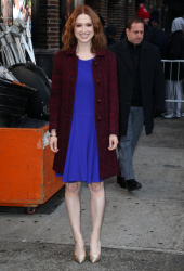 Ellie Kemper - at the Late Show with David Letterman in NYC - February 24, 2015 (18xHQ) N3YX2UeY