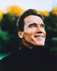 Arnold Schwarzenegger - Arnold Schwarzenegger - Max Vadukul Photoshoot - 1xHQ NEDpxRYm