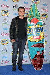Josh Hutcherson - FOX's 2014 Teen Choice Awards in Los Angeles (2014.08.10) - 33xHQ NbQF7GVK