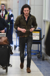 Kit Harington - Arriving at JFK Airport in New York City - April 5, 2015 - 7xHQ Oxoha8PH