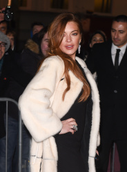 Lindsay Lohan - Arriving at Elle Style Awards 2015 in London (2015.02.24.) (8xHQ) PeaofwQk