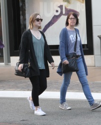 Saoirse Ronan - Saoirse Ronan - Shopping in Hollywood - February 2, 2015 - 12xHQ QulqH3nx