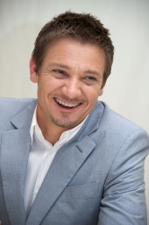 Jeremy Renner - The Bourne Legacy press conference portraits by Vera Anderson (Los Angeles, July 20, 2012) - 6xHQ Qz89H0qj